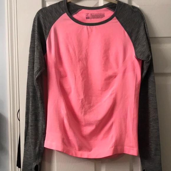 Victoria's Secret Tops - Victoria’s Secret Sport long sleeved top